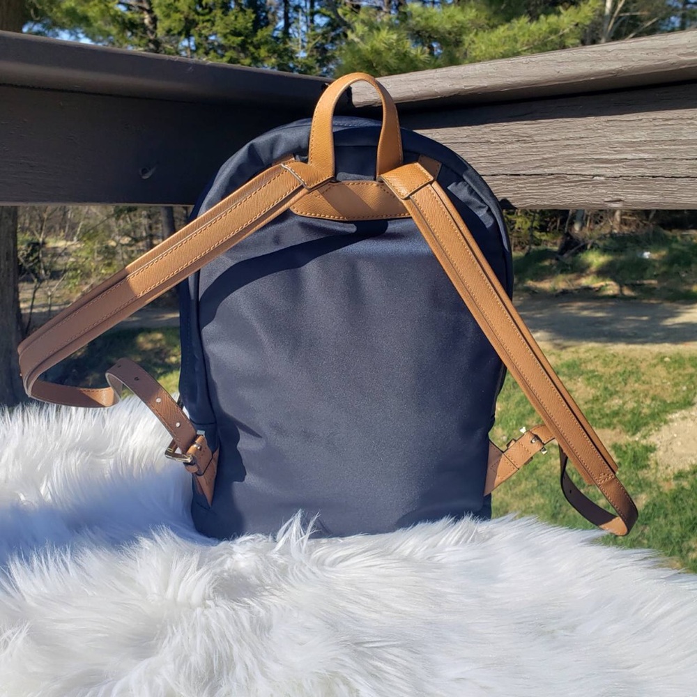 ❌SOLD❌Pre-Owned Michael Kors backpack navy blue - Picture 2 of 7